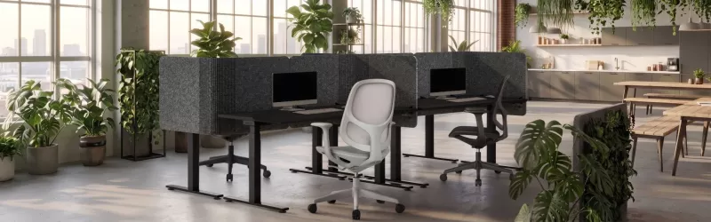 Drehstuhl EcoChair an höhenverstellbarem Schreibtisch
