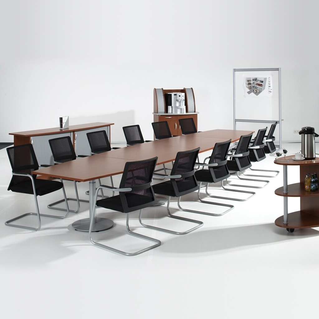 Konferenzanlage Tonnenform mit Tellerfüßen | Inwerk Büromöbel