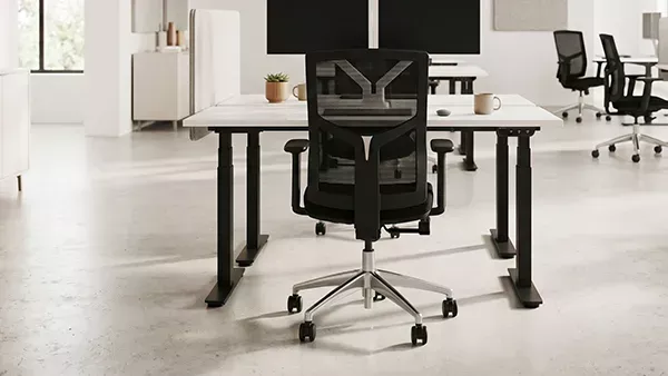 Drehstuhl Trendo von hinten am Doppelarbeitsplatz