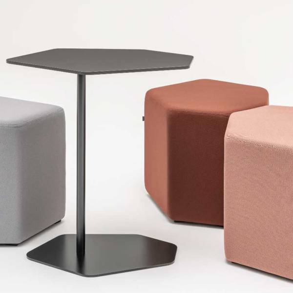 BM096502_Lounge_Hocker_Sitzgruppen-Set_Session_mit_Tisch_01,