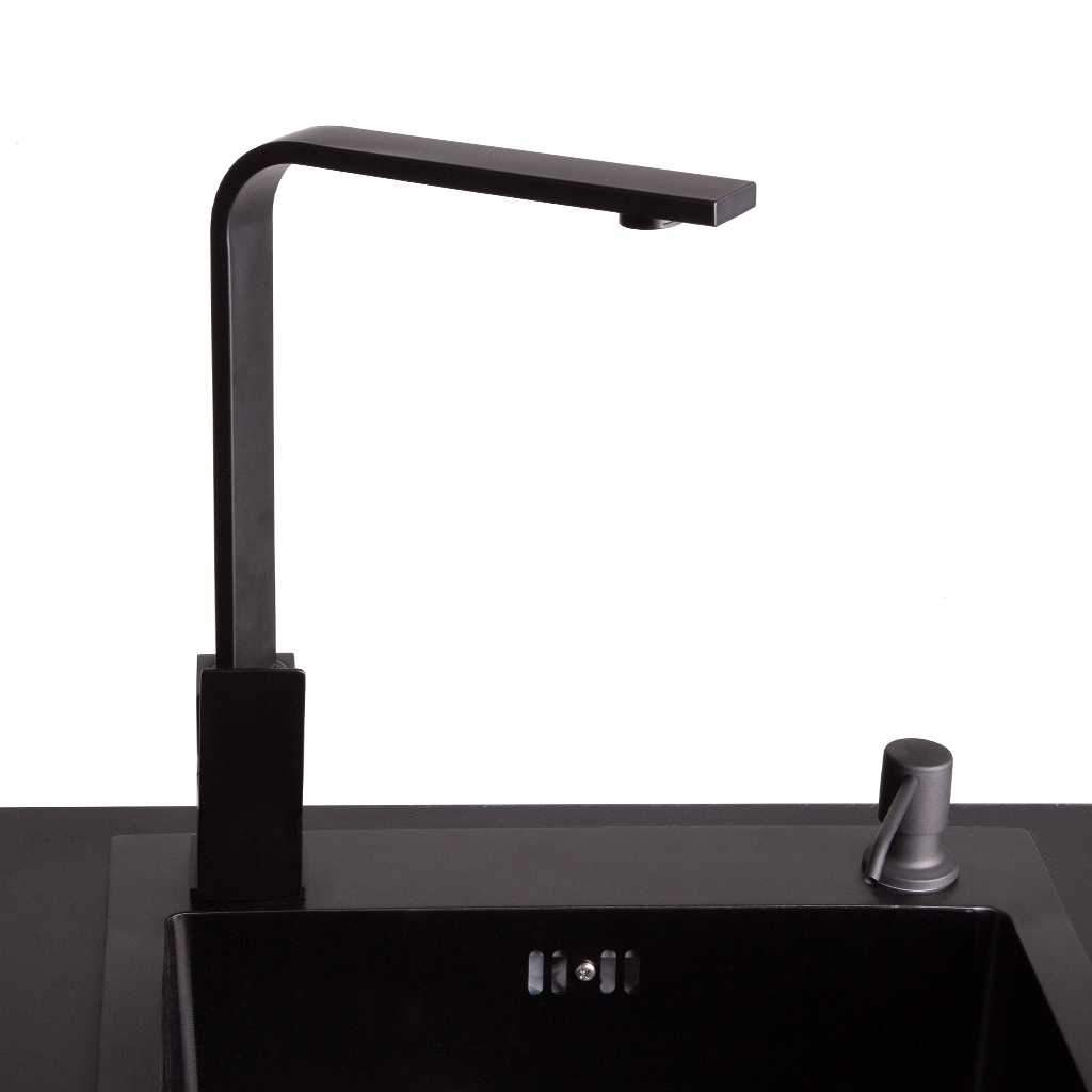 schwarze Spültischarmatur Spültischarmatur in schwarz mit schwarzem Spülbecken