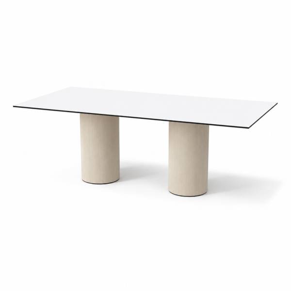 Andreu World Solid Outdoor-Tisch, 100% recyceltes Untergestell, Tischplatte rechteckig