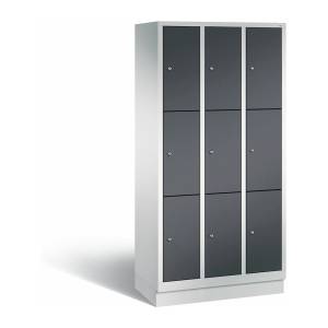 schliessfachschrank-cp-s3000-9-faecher-01-stahltueren.jpg