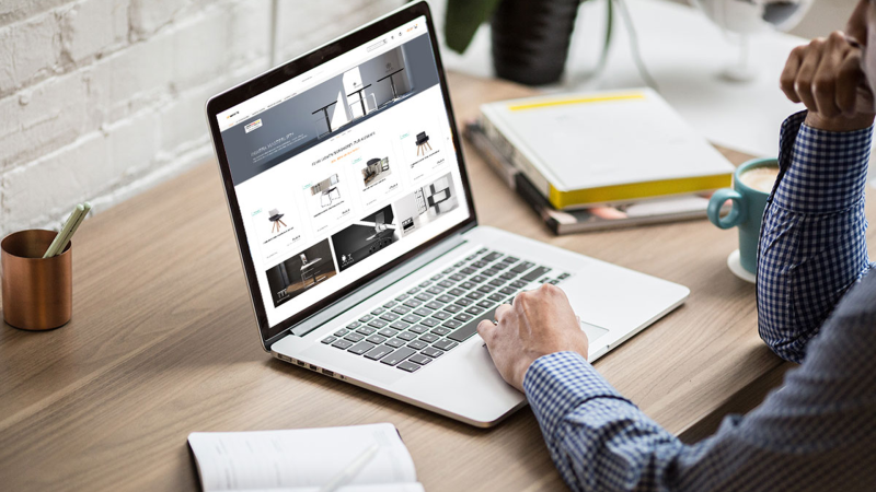 NEUER ONLINE-SHOP ERFOLGREICH GESTARTET Die erste E-Commerce Plattform der Büromöbelbranche mit 3D-Konfigurator