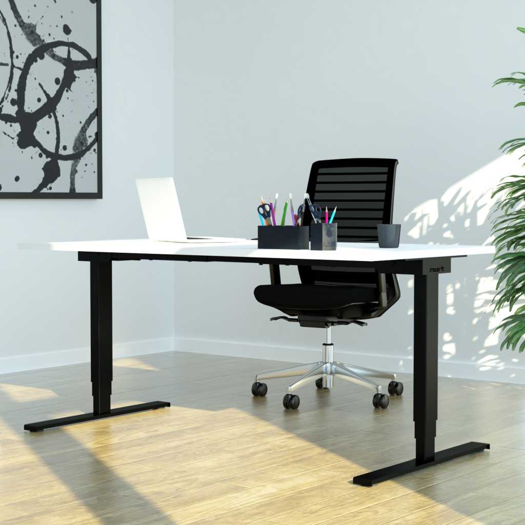 Arbeitsplatz fürs Büro. Weiße Tischplatte mit schwarzen Füßen. Dahinter ein schwarzer Drehstuhl. Auf dem Tisch sind Arbeitsunterlagen.