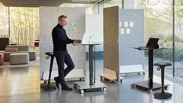 Agiles Arbeiten und in Bewegung bleiben mit dem EcoStool 3