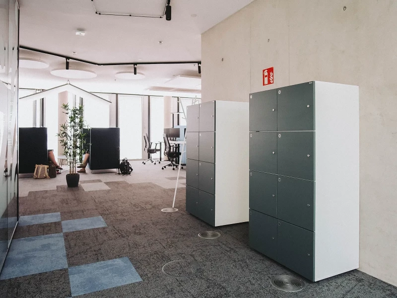 media/image/Inwerk-Bueroplanung-Referenz-Aryza-Spinde.webp