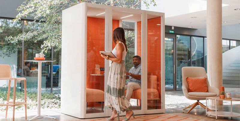 Inwerk x Actiu – Meetingkabine Qyos 200 für 2 Personen